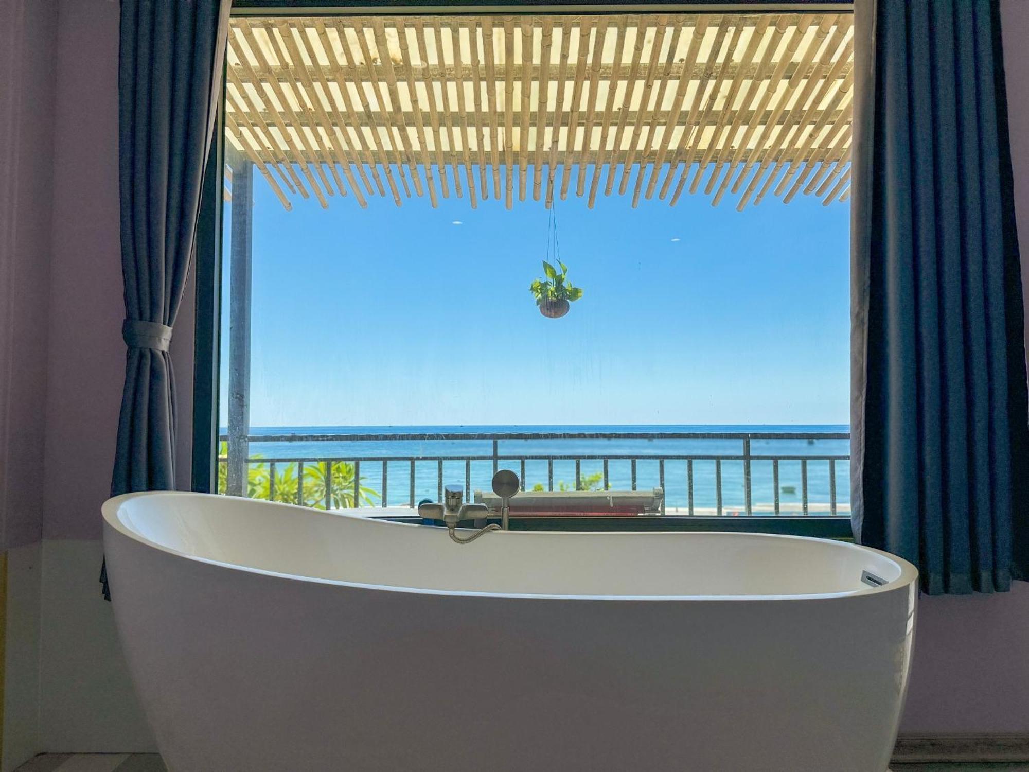Beach Villa Phu Quy Cu Lao Thu Exterior photo